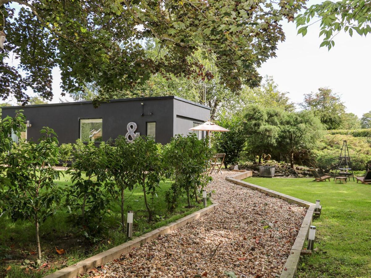 Vila Kub House Tring Exteriér fotografie